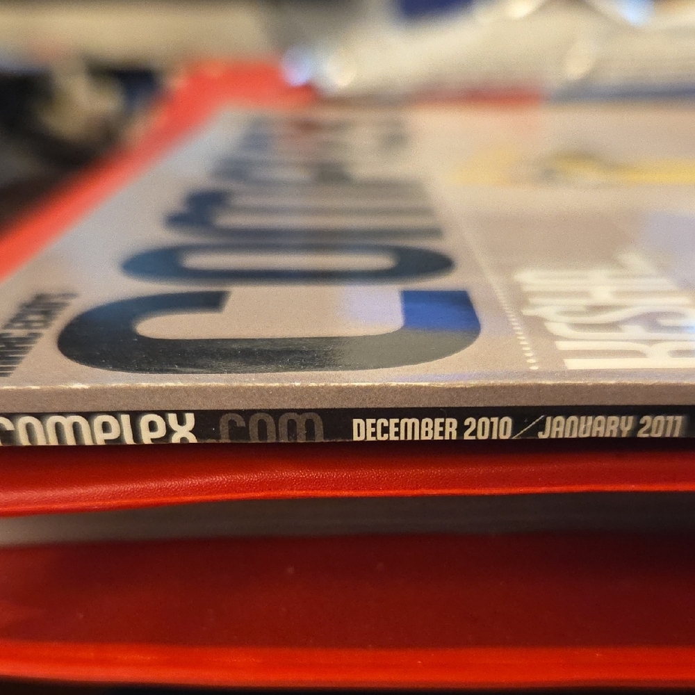 Complex Magazine - Kanye West + Kesha Double Cover - Dec 2010/Jan 2011 Issue - Picture 3 of 3